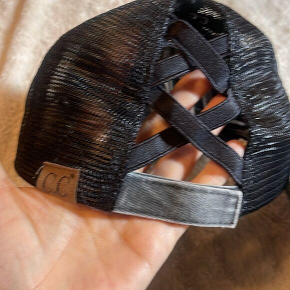 Ladies hat bundle - Picture 5 of 6